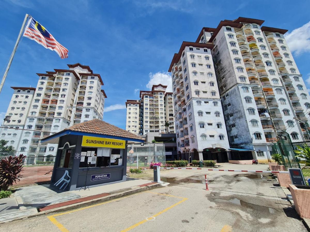 Sunshine Bay Resort Port Dickson Exterior foto