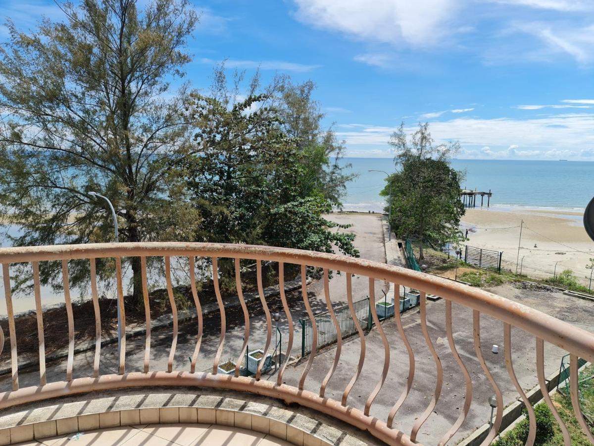 Sunshine Bay Resort Port Dickson Exterior foto